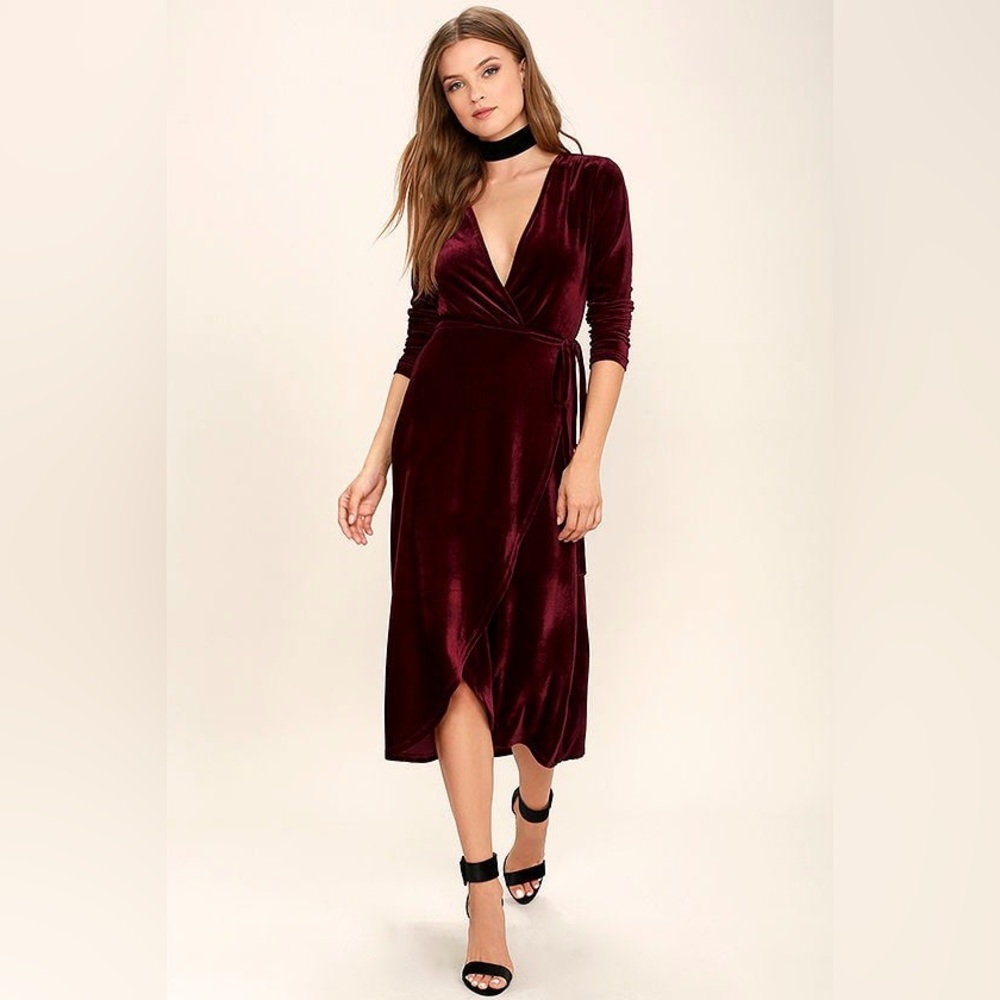 Lulu’s NWT Enchant Me Burgundy Velvet Wrap Midi Dress Plunge Neck Long Sleeve S
